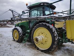 Main image John Deere 8235R 27