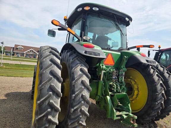 Image of John Deere 8235R Image 1