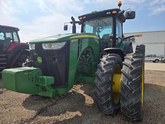 2012 John Deere 8235R Equipment Image0