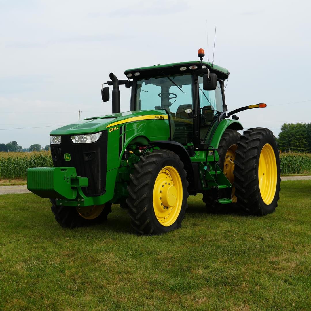 Image of John Deere 8235R Primary image