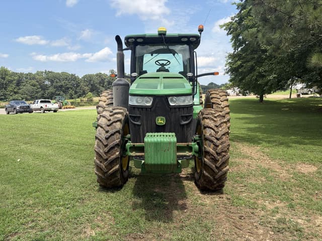 Image of John Deere 8235R equipment image 1