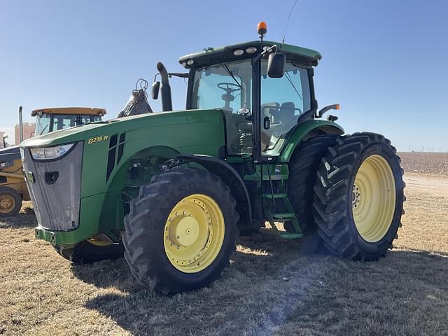 Image of John Deere 8235R equipment image 1