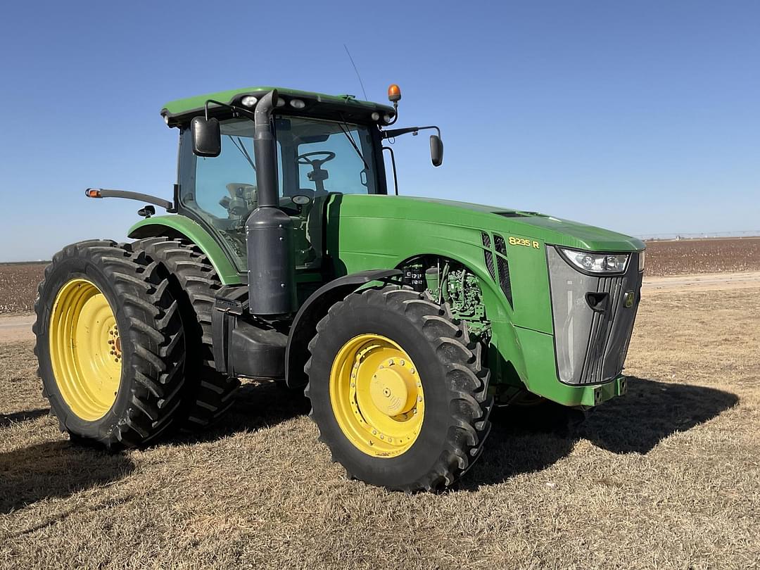 Image of John Deere 8235R Primary image