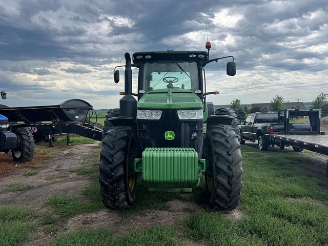 Image of John Deere 8235R equipment image 2