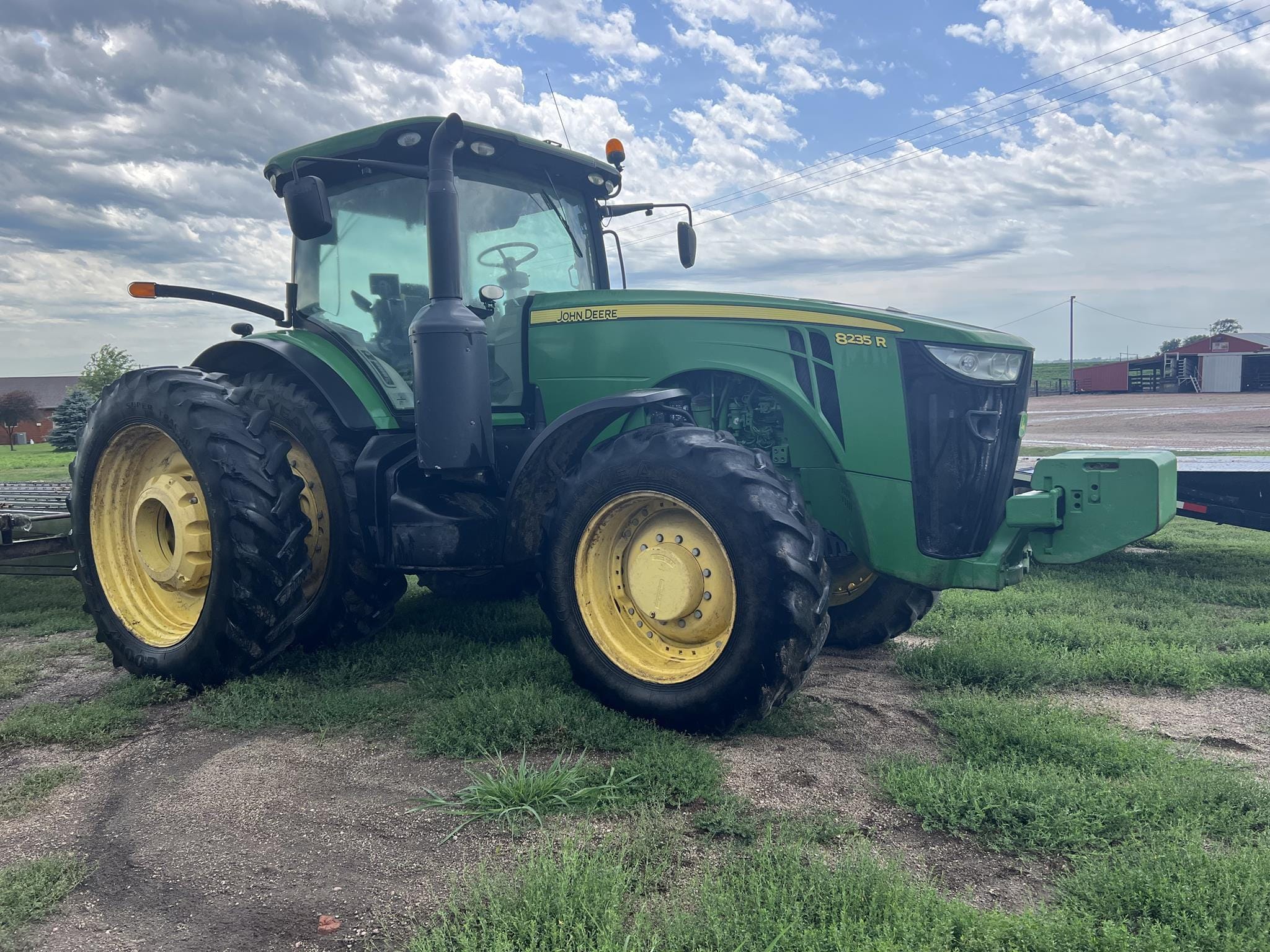 2012 John Deere 8235R Equipment Image0