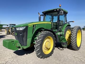 Main image John Deere 8235R