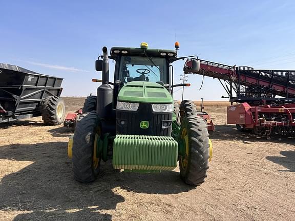 Image of John Deere 8235R equipment image 2