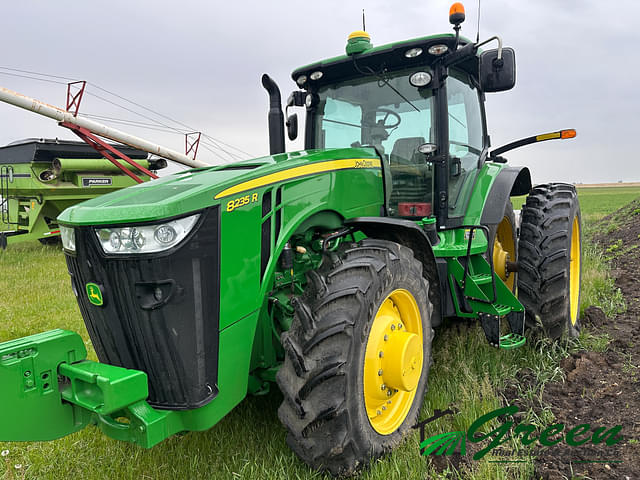 Image of John Deere 8235R equipment image 1