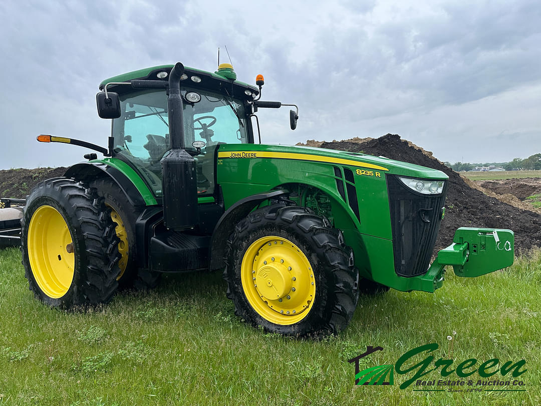Image of John Deere 8235R Primary image