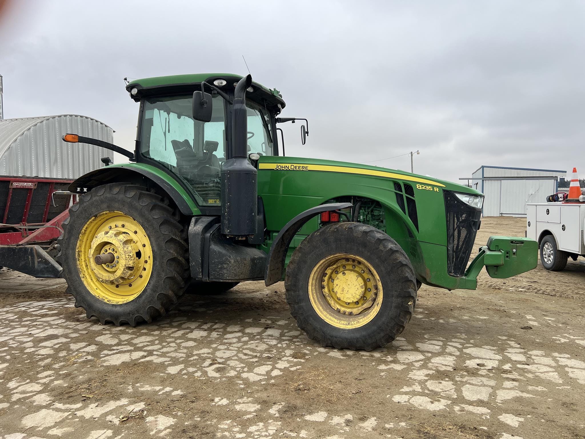 2012 John Deere 8235R Equipment Image0