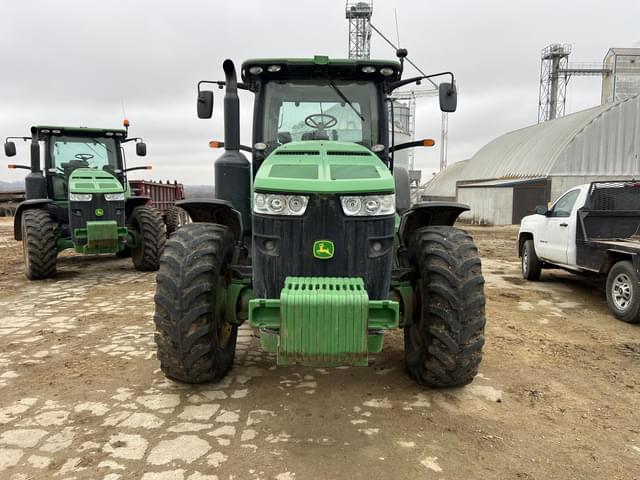 Image of John Deere 8235R equipment image 2
