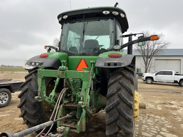 Image of John Deere 8235R equipment image 1