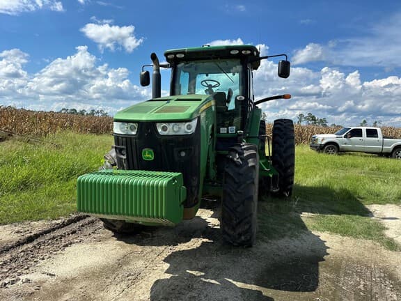 Image of John Deere 8235R equipment image 1