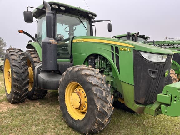 Image of John Deere 8235R Primary image