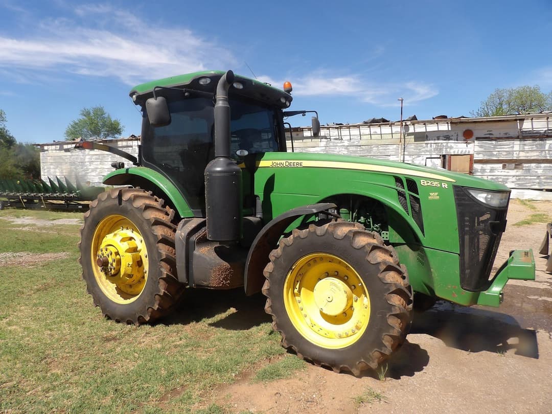 Image of John Deere 8235R Primary Image