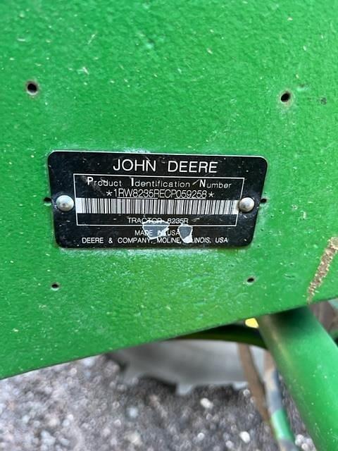 Image of John Deere 8235R equipment image 2