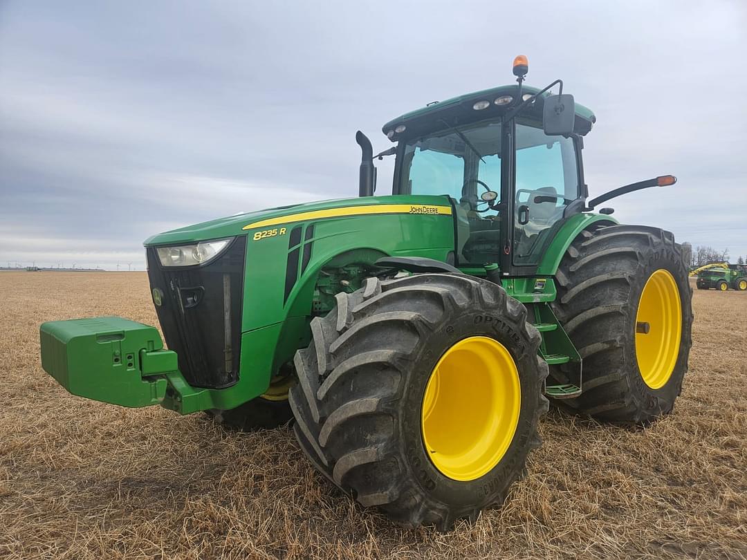 Image of John Deere 8235R Primary image