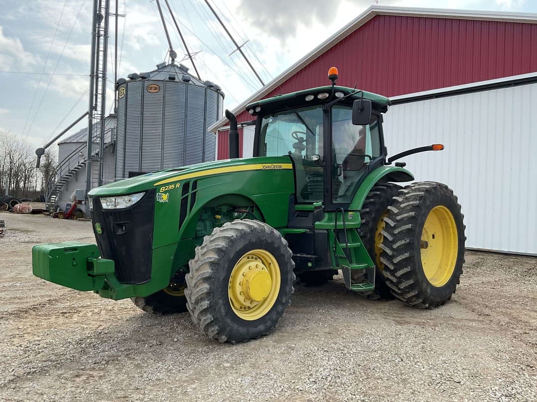 Image of John Deere 8235R Primary image