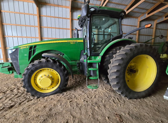 Image of John Deere 8235R Primary image