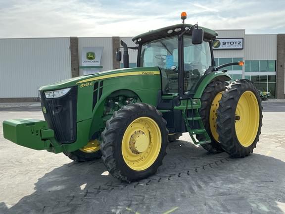 Image of John Deere 8235R Primary image