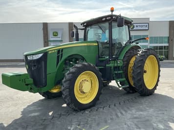 Main image John Deere 8235R