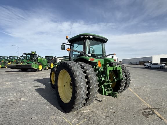 Image of John Deere 8235R equipment image 3