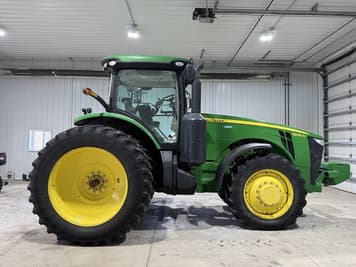 Main image John Deere 8235R