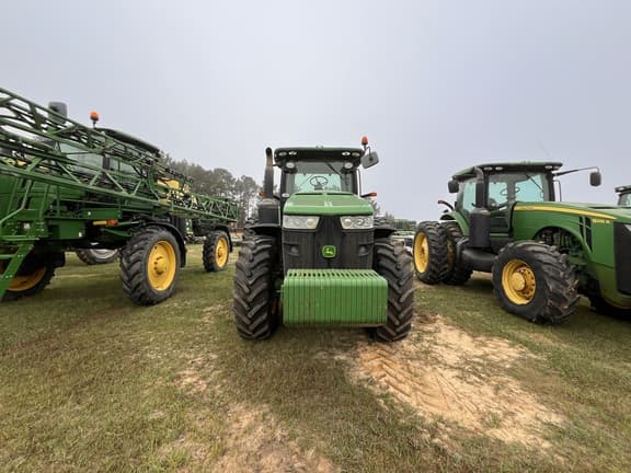 Image of John Deere 8235R equipment image 3