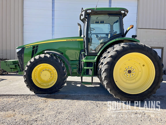 Main image John Deere 8235R