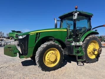 Main image John Deere 8235R