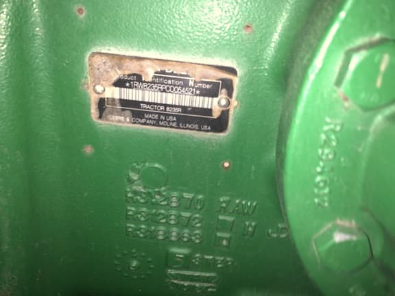 Image of John Deere 8235R equipment image 1