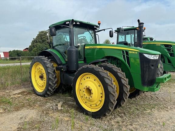 Image of John Deere 8235R Primary image