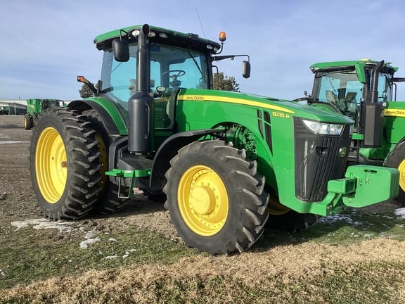 Main image John Deere 8235R