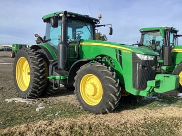 Main image John Deere 8235R