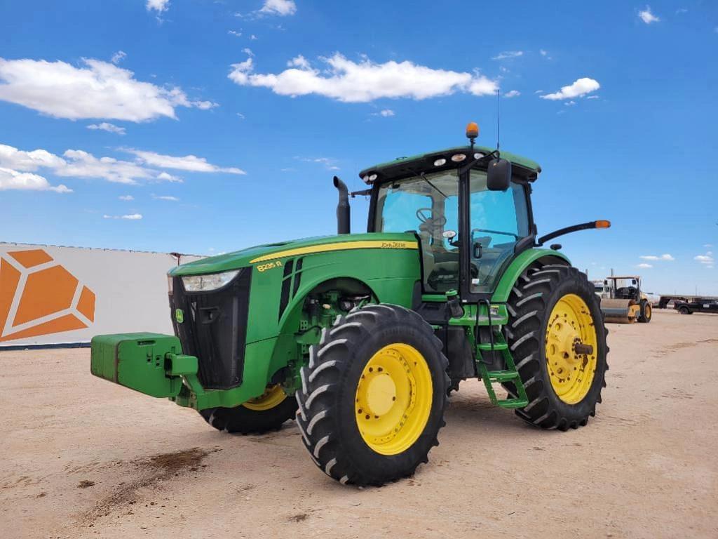 Image of John Deere 8235R Primary image