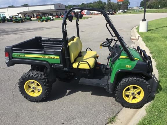 Image of John Deere Gator XUV 825i equipment image 1