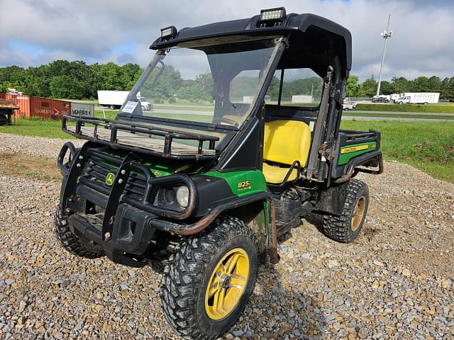 Image of John Deere Gator XUV 825i equipment image 1
