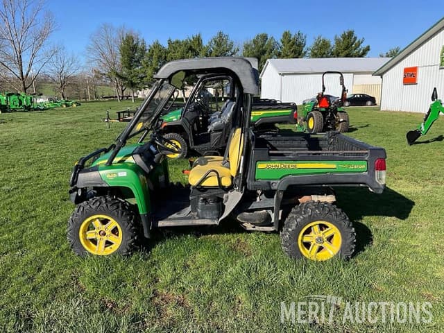 Image of John Deere Gator XUV 825i equipment image 1