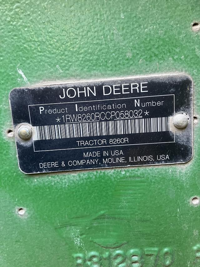 Image of John Deere 8260R equipment image 3