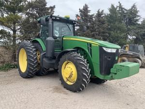 2012 John Deere 8260R Image