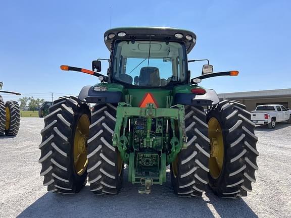 Image of John Deere 8260R equipment image 3