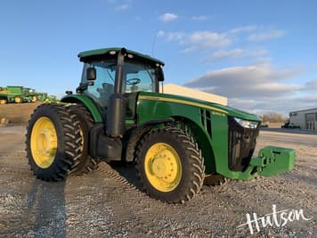 Main image John Deere 8260R