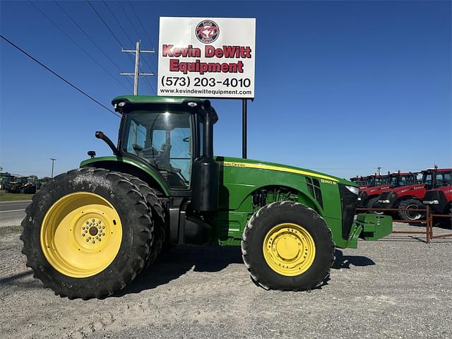 Image of John Deere 8260R equipment image 1