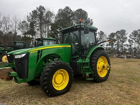 Image of John Deere 8260R Primary image