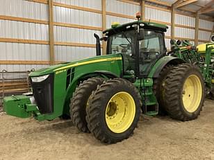 Main image John Deere 8260R 0