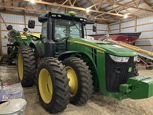 Main image John Deere 8260R 1