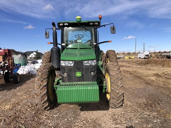 Image of John Deere 8260R equipment image 2