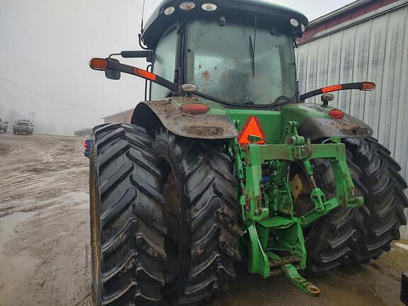 Image of John Deere 8260R equipment image 2