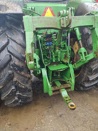 Image of John Deere 8260R equipment image 3