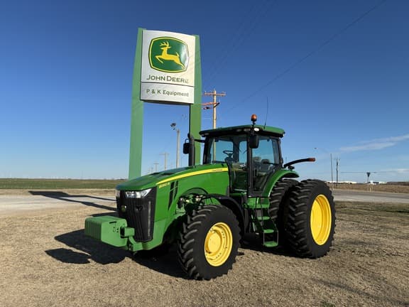 Image of John Deere 8260R Primary image